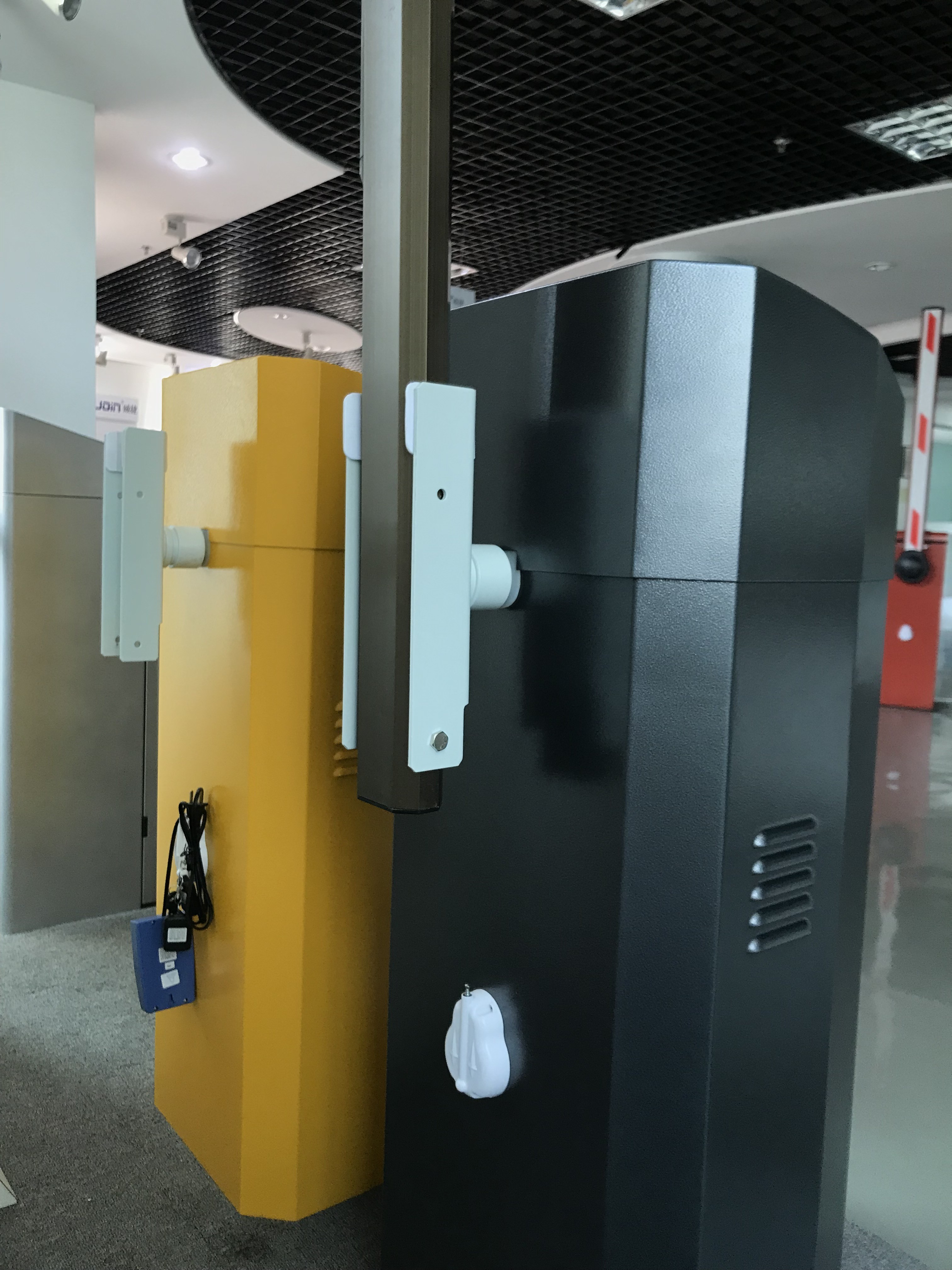 IP54 Vehicle Access Control Barriers 100% Duty Cycle With Rfid Parking Barrier System