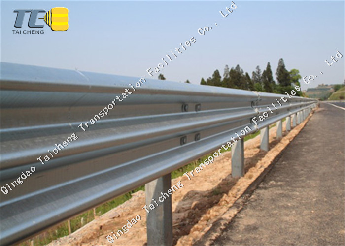Two Corrugated Metal Road Barriers Anti Ultraviolet Aging Eco Friendly