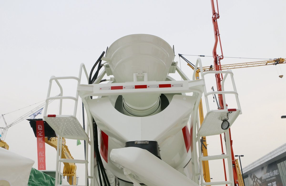 Concrete Trucks For Sale Sany Mixer Truck 8m³ Tanker Capacity 313hp Engine Fast Transmission