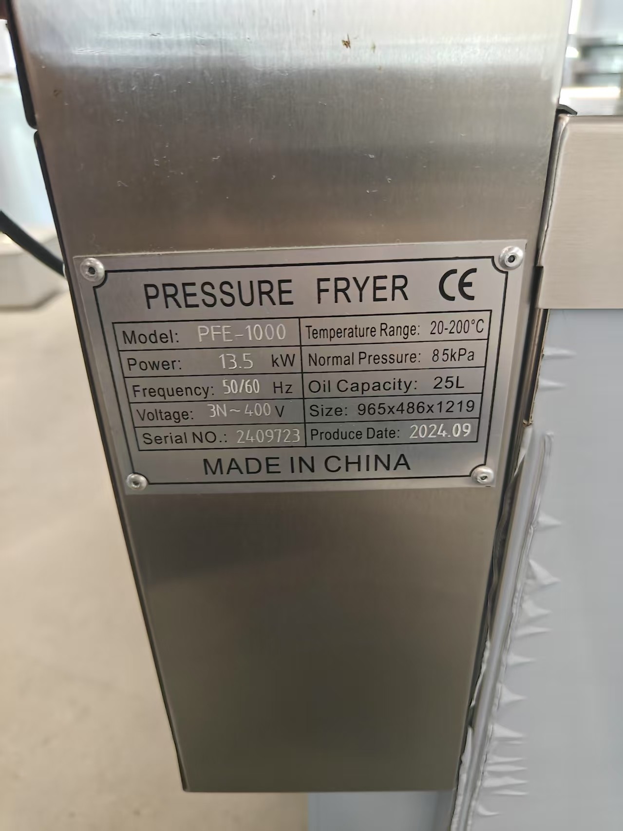 Smart Touch Panel Electric Vertical Chicken Broaster Pressure Fryer With Filtration