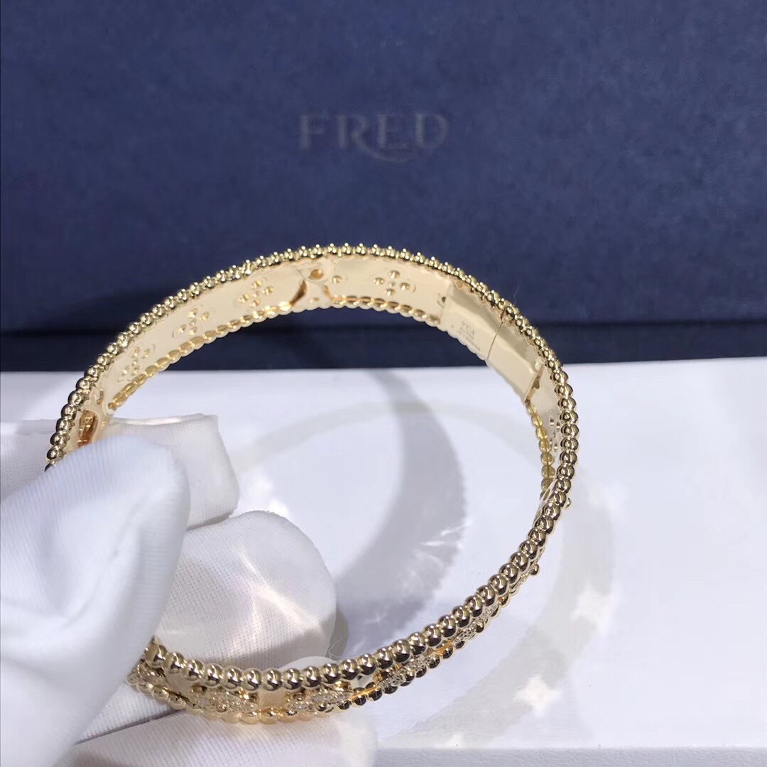 Customization Gorgeous 18k Gold Van Cleef & Arpels PerléE Clovers Bracelet Small Model