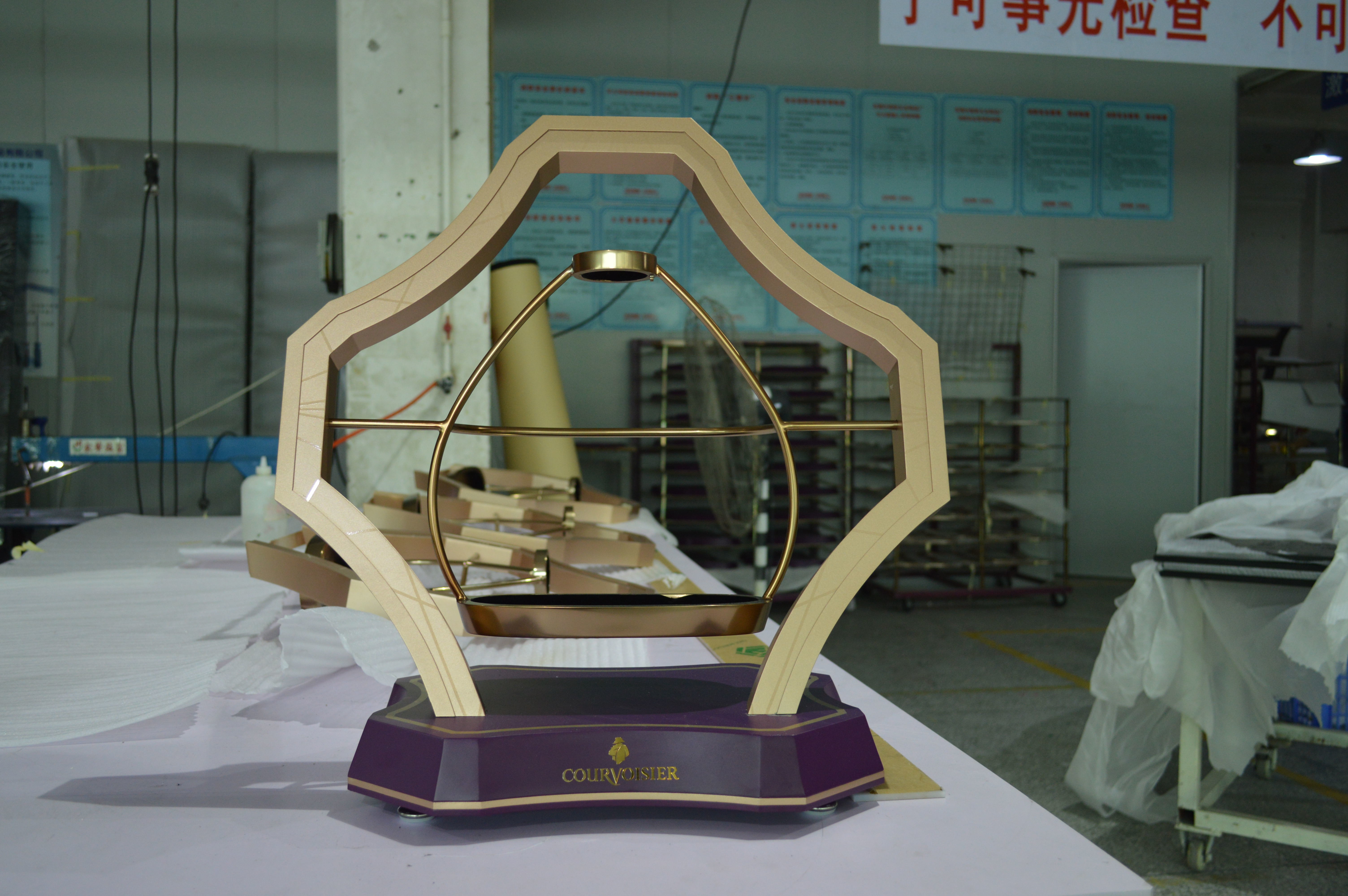 Stainless Steel / Acrylic Visual Merchandising Displays Golden for Retail Store