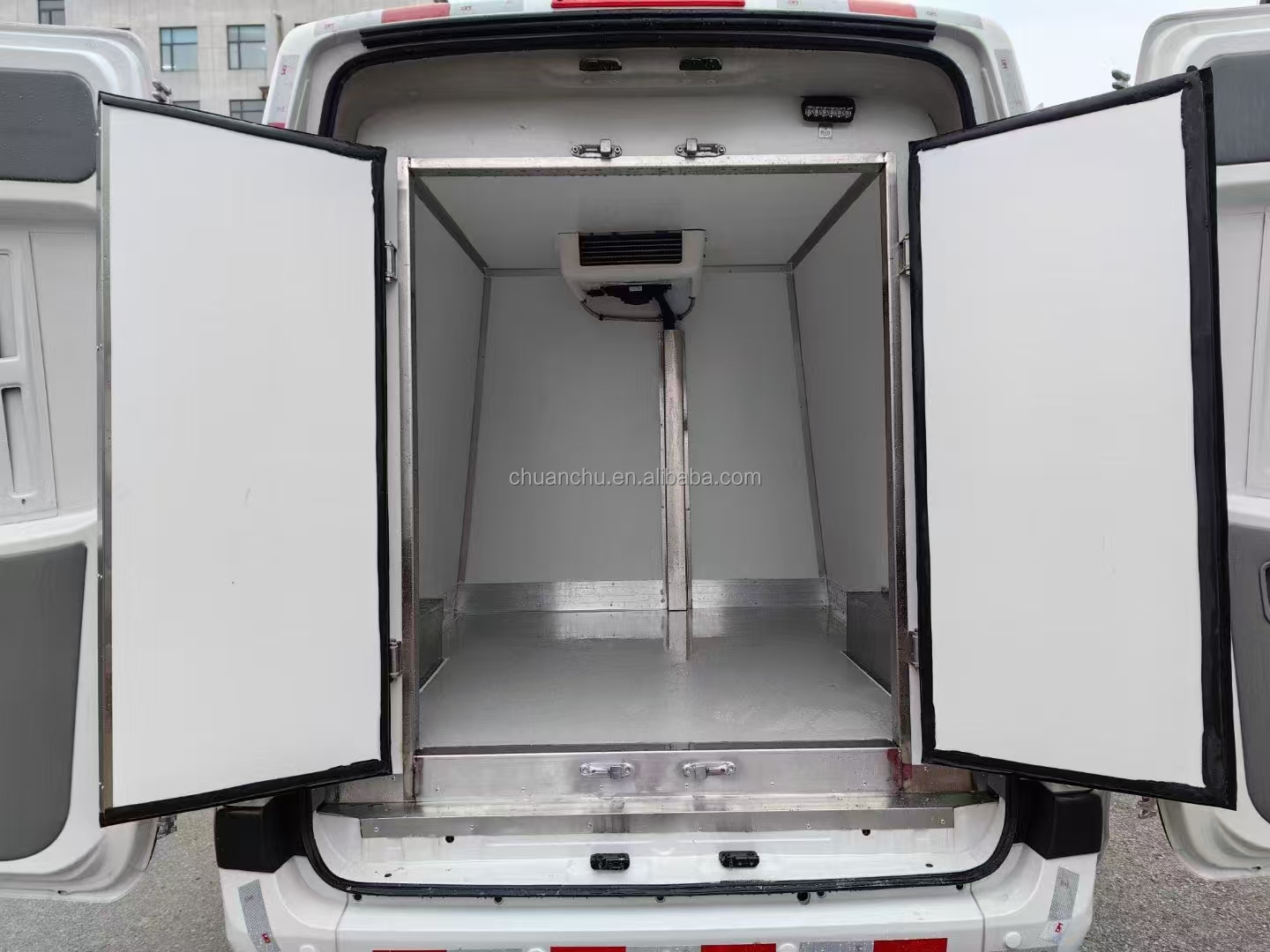 1.5 Ton Ice Cream Delivery Truck Refrigerated Freezer Van For Transportation