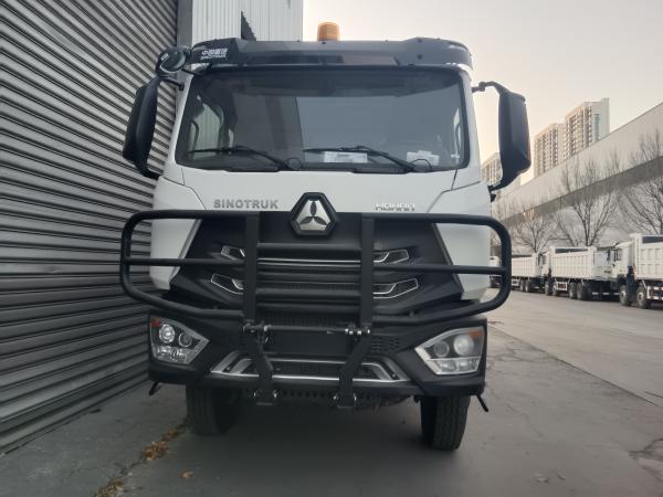 SINOTRUK HOWO 400 HP Tipper Dump Truck For Construction N7 Military Bumper