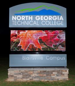 China IP65 Waterproof Monument LED Signs , P8 Outdoor Advertising LED Display wholesale