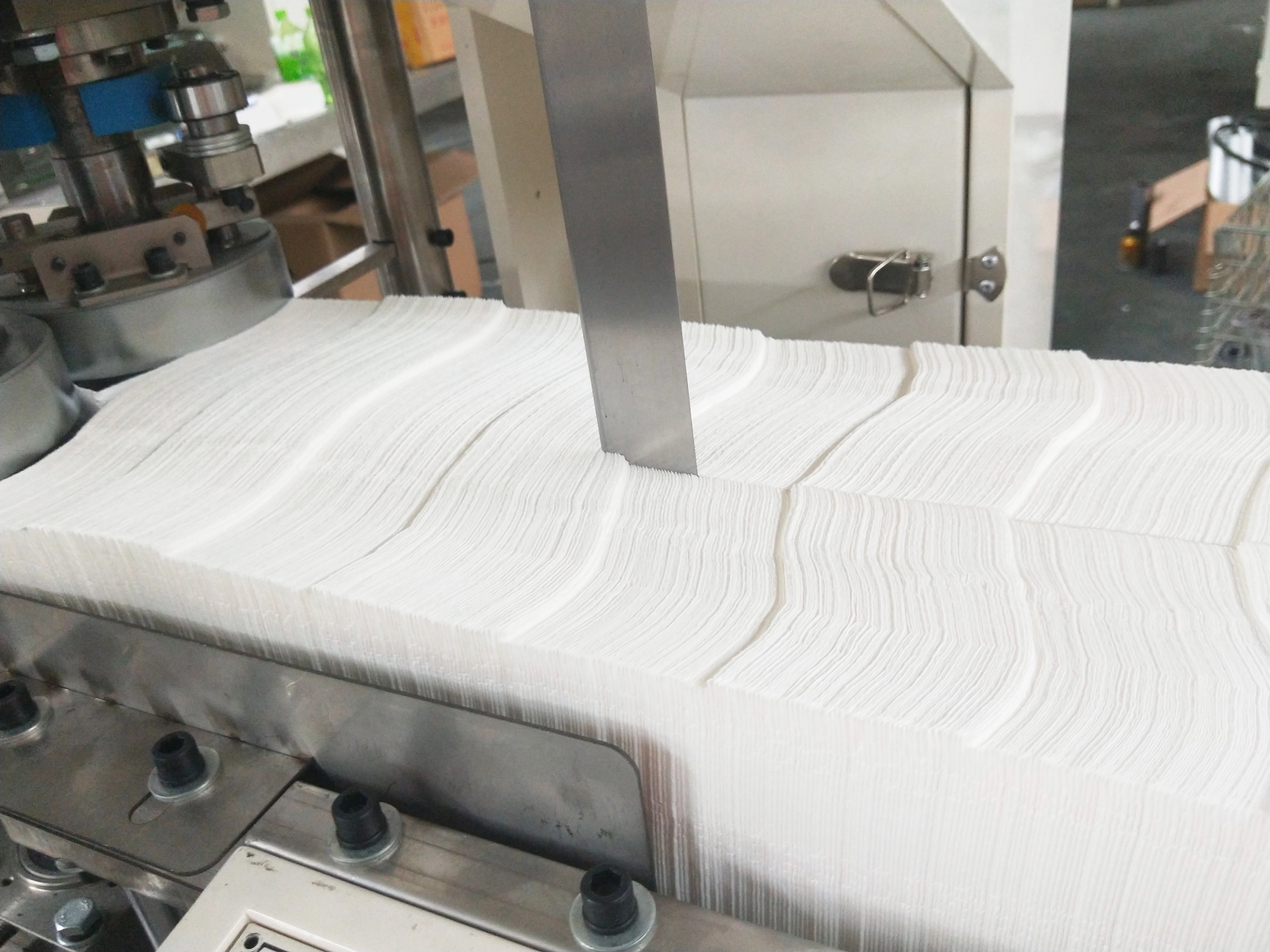 Eight Vacuum Fold 1000 Sheets /Min Automatic Napkin Making Machine