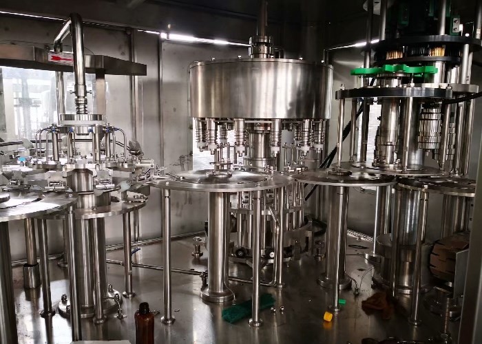 500L/H 5000ml Liquid Juice Filling Machine AISI304 For Mineral Water