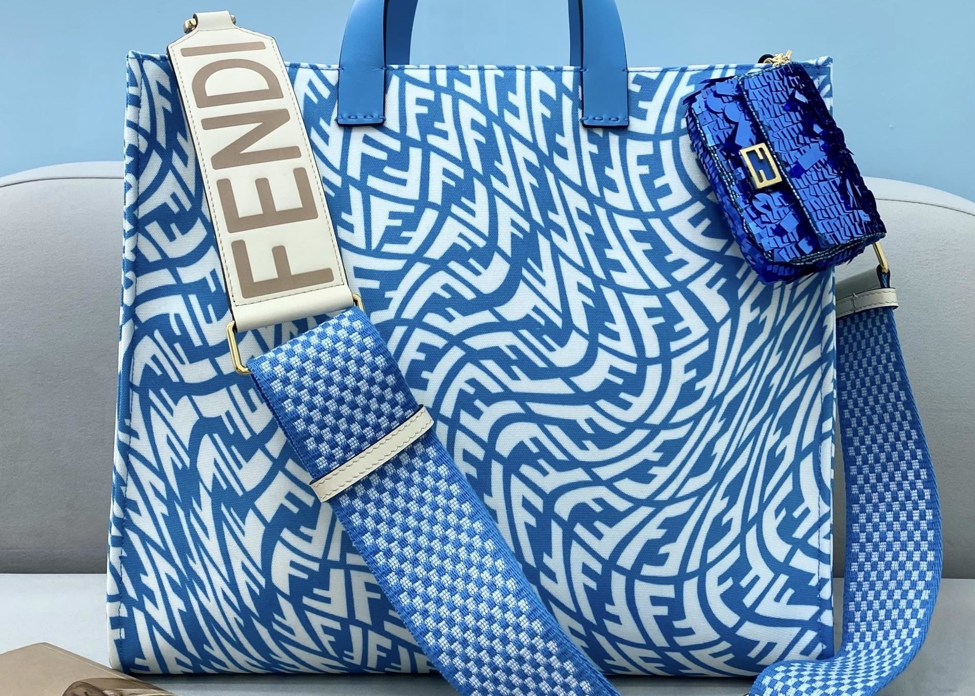 Lady Blue 3D Effect Shopping Psychedelic Tote Bag Capsule Series