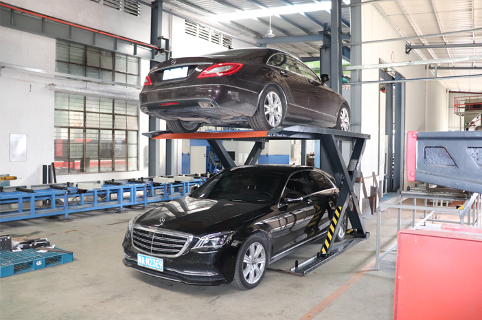 2.2KW Motor Double Deck Scissor Car Parking Lift For 5000mm*2000mm*1900mm Car Size