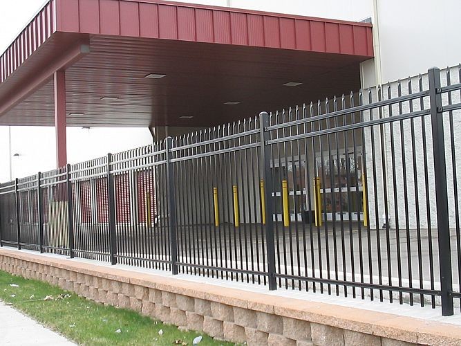 ISO9001 Steel Tubular Fencing , 2.1x2.4m 3 Rail Steel Fence