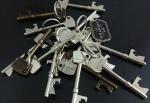suckuk bottle opener keyring,