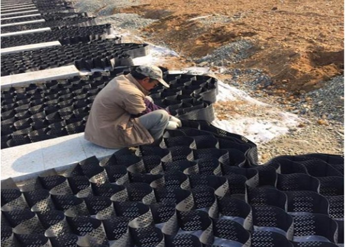 Thickness 1.0 -1.2 Mm Hdpe Geotextile Farmhouse Geocell
