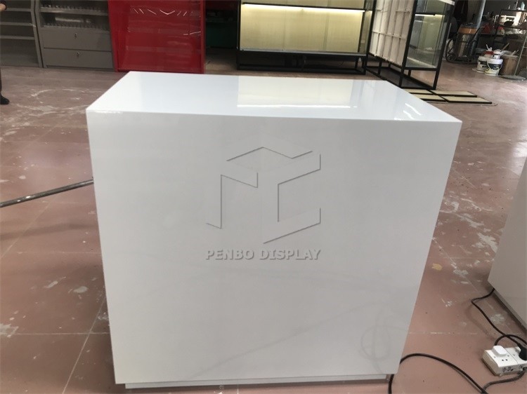 T4 Light Cell Phone Kiosk Showcase