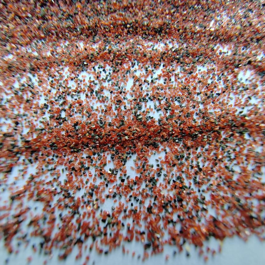 30/60 mesh Garnet for Sandblasting: Natural Abrasive medium, Mohs 7.0-7.5, Sa2.5-3