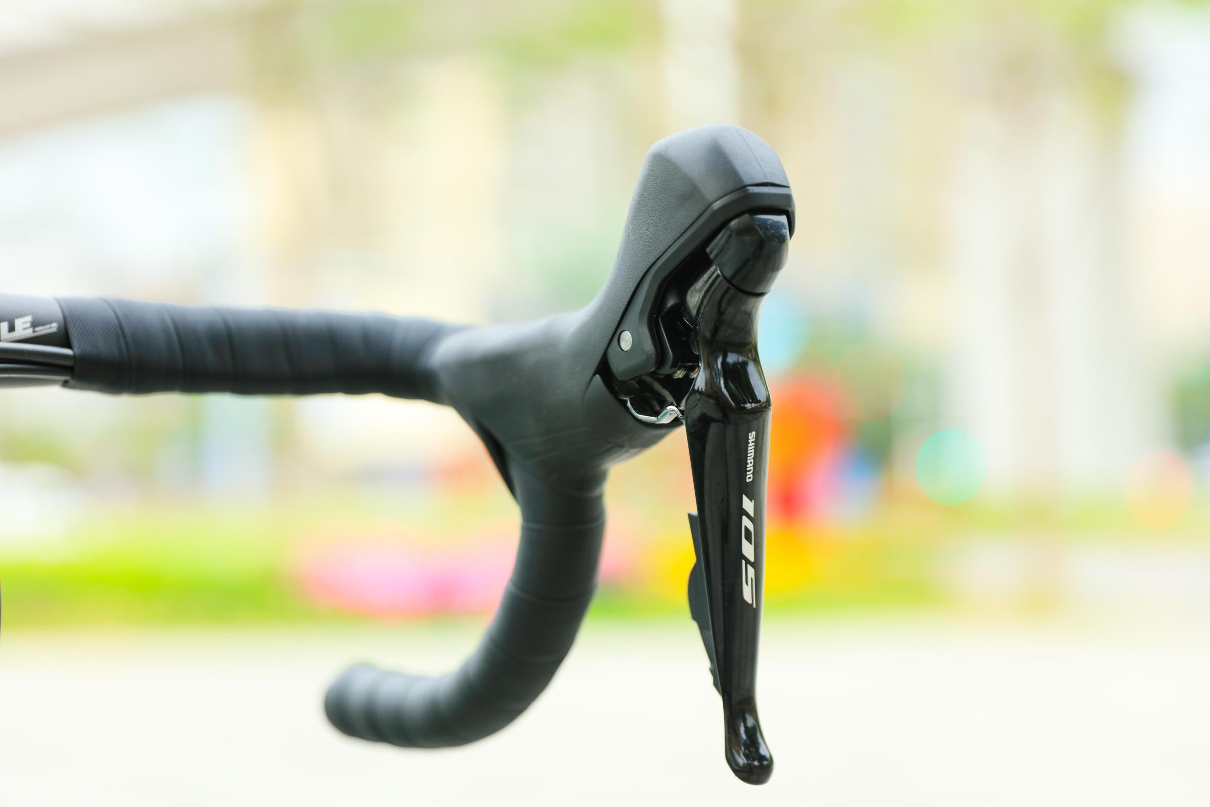 Popular Model 700c Racing Roadbike With 22 Speed Gears And Aluminum Alloy Frame