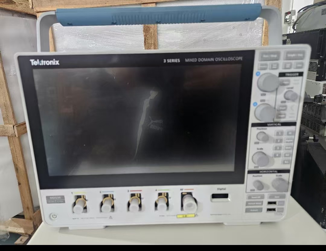 Tested good Tektronix 3 Series MDO Mixed Domain Oscilloscopes MDO32 and MDO34