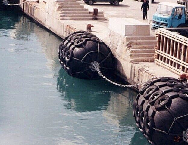 Marine Yokohama Type 0.08MPa Pneumatic Rubber Fender Galvanized Chain Tire