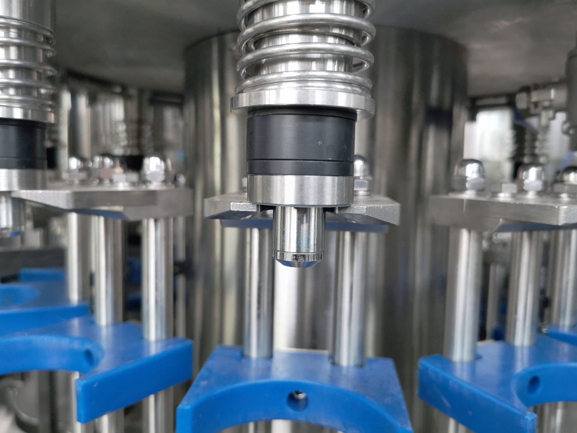 CE Stainless Steel Plastic Liquid Filling Machine , Bottle Filling Line Equipment
