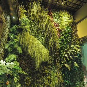 China Rain Resistant Lifelike Anti Fading Vertical Greening For Garden wholesale