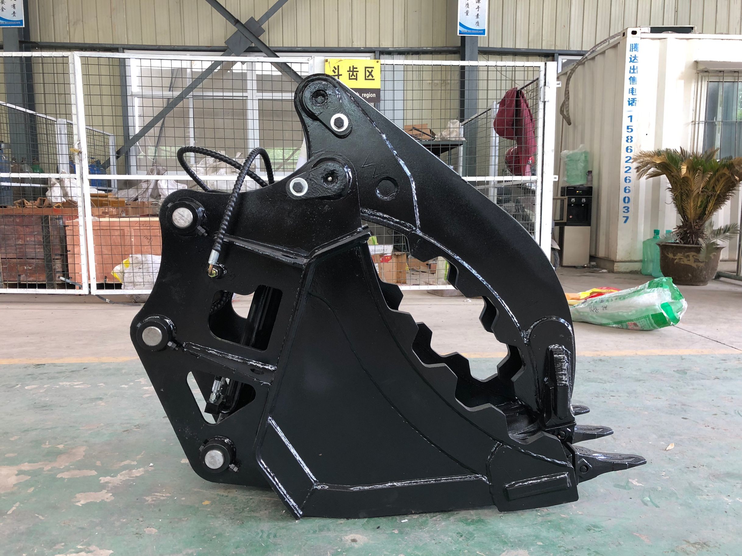 Manufacturer High efficiency color customized clamp bucket excavator thumb bucket for Sanny Komatsu Hitachi Cat Etc