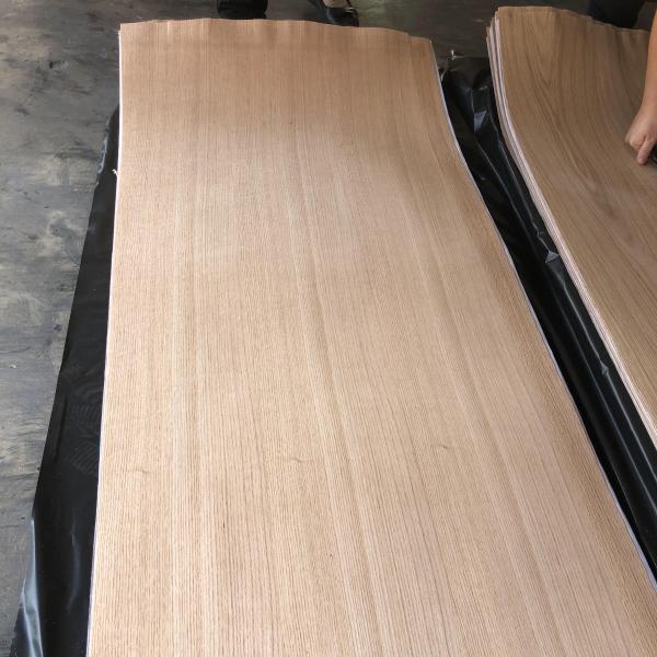 Customizable Mountain/Straight Grain Natural Wood Veneer 0.45Mm 0.5Mm 0.6Mm Natural Wood Veneer Roll Red Oak Veneer
