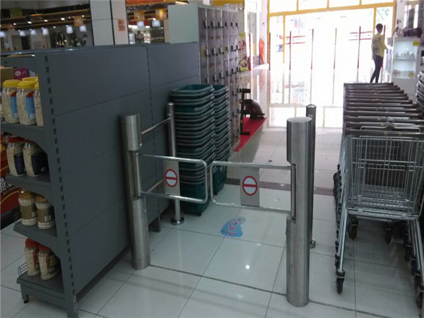 DC24V Cylinder Swing Barrier Gate 10mA RFID Auto Synchronized