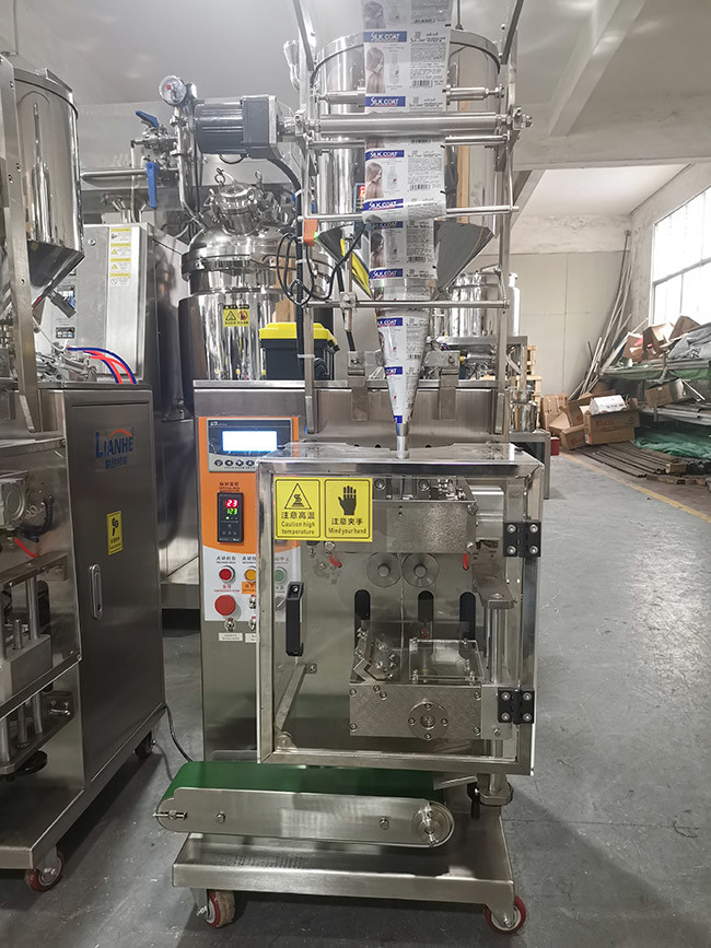 40-90mm Width Sachet Packaging Equipment , SGS Tomato Paste Sachet Packing Machine