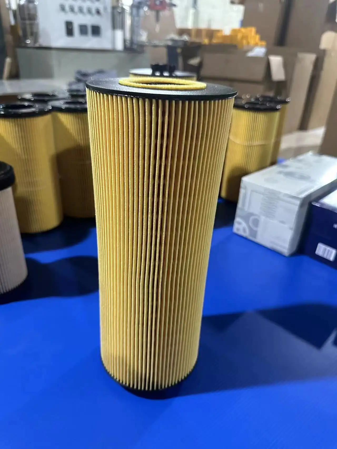 Diesel Fuel System Air Filter Vg61000070005 for Howo Engine Parts Diesel Engine Filter