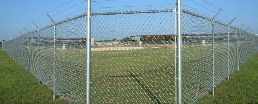 High Security 18Ga - 13Ga 5 Foot Chain Link Fencing With Barbed Wire Antiwear