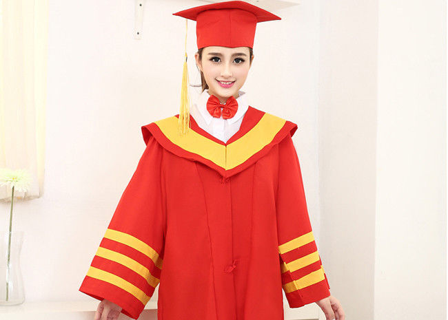 wholesale graduation gowns and mortar board black gowns from China clothing factory