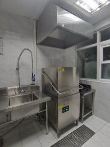 China Restaurant Commercial Rack Conveyor Dishwasher Automatic Stainless Steel wholesale