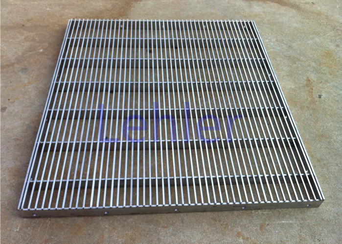 Saltworks Catalyst Support Grid With Smooth Filtration Surface For Salt Preparation