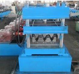 China Galvanized steel sheet guard railway roll forming machine hydraulic power 5.5KW wholesale