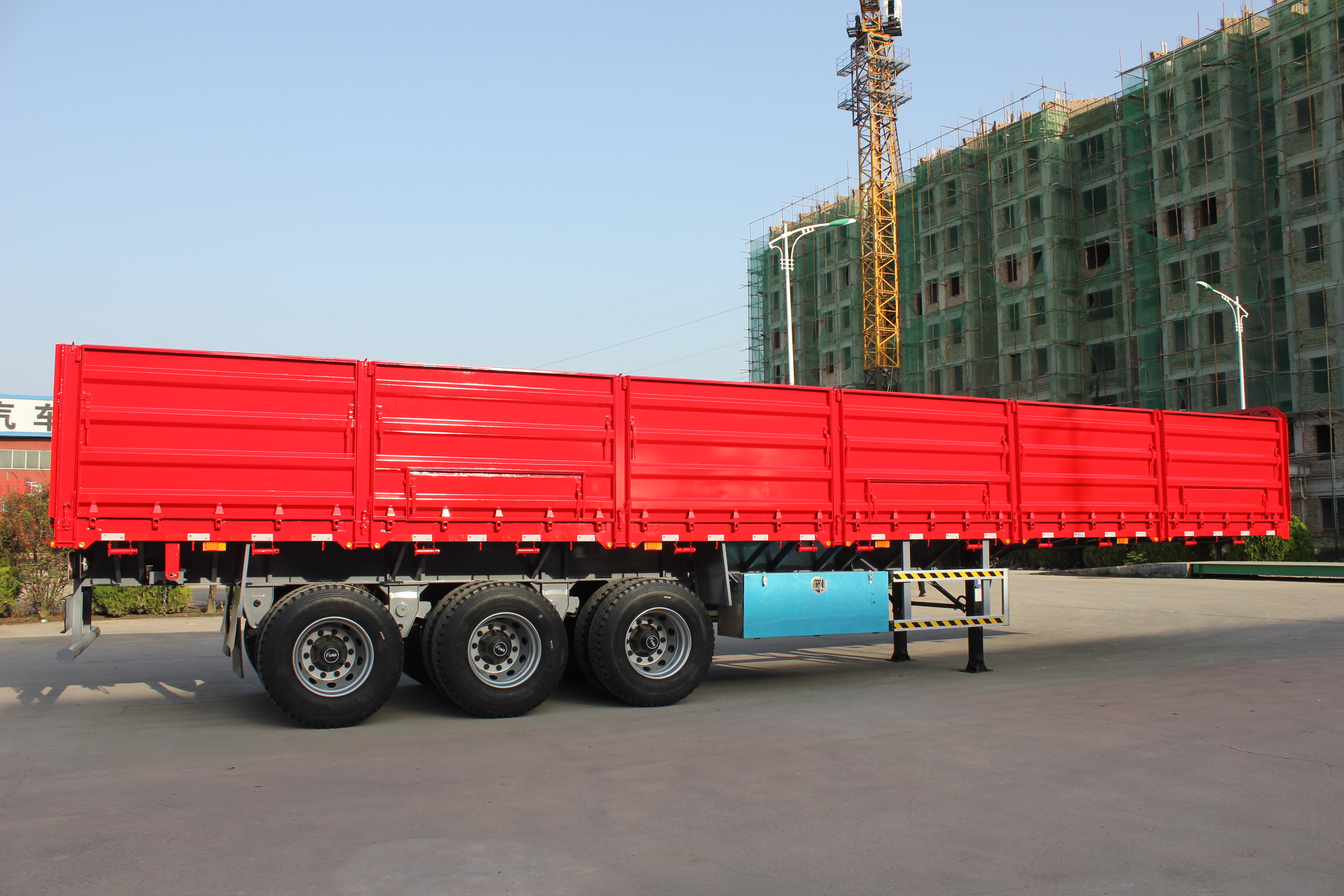 3 * 13ton Capacity Side Wall Flatbed Truck Semi Trailer 40T 3 Axles Cargo Transporting