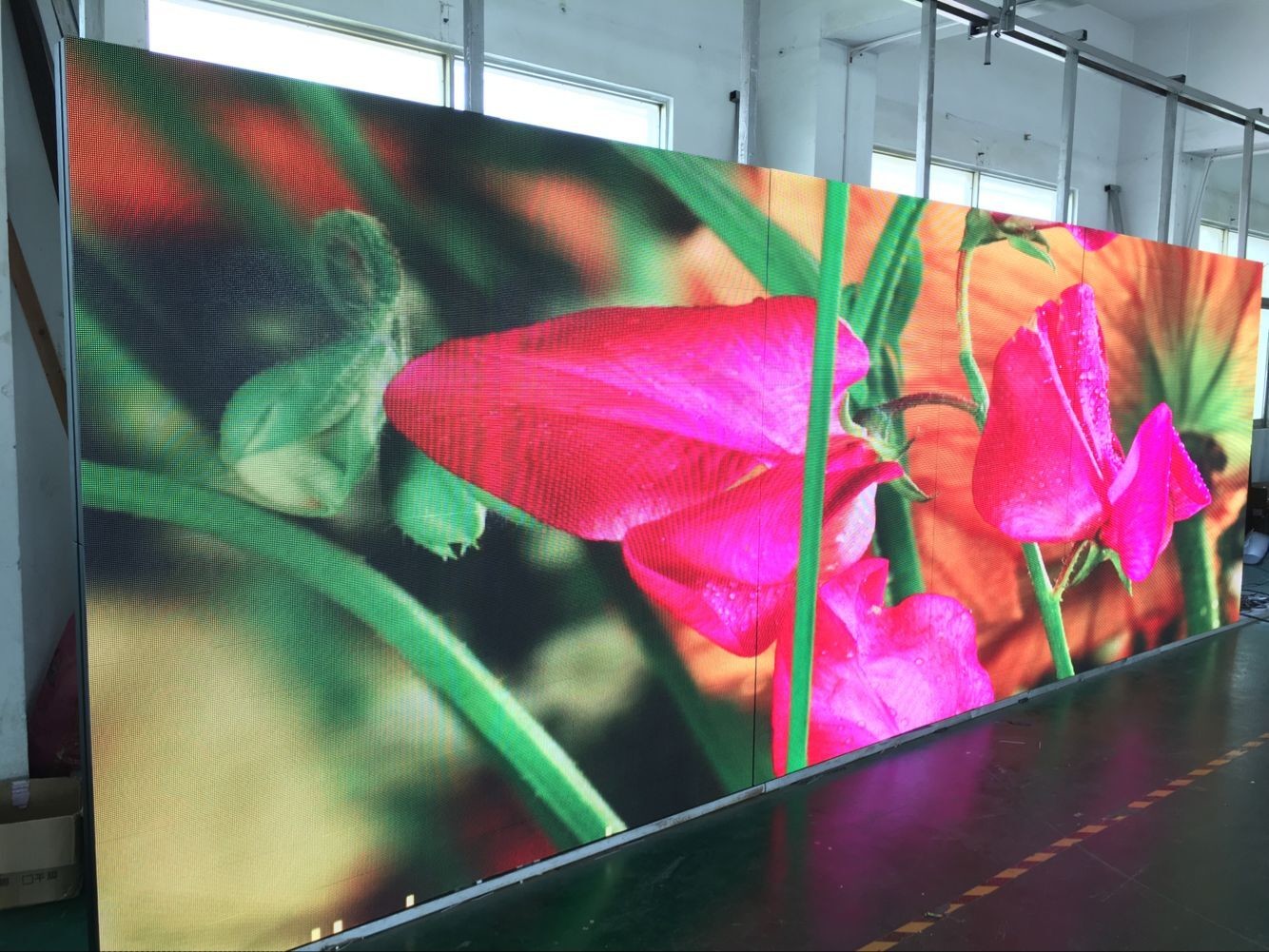 Indoor Full Color LED Display for Advertising Events and More High-Density P4 Video Wall with Advanced Control Technology and Wide Compatibility for