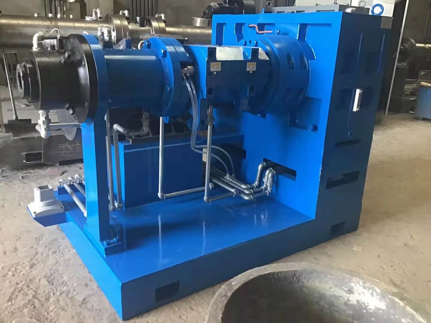 2000kg/n Throughput Cold Feeding Extruder for Cable Production 6000x2600x1800MM Size