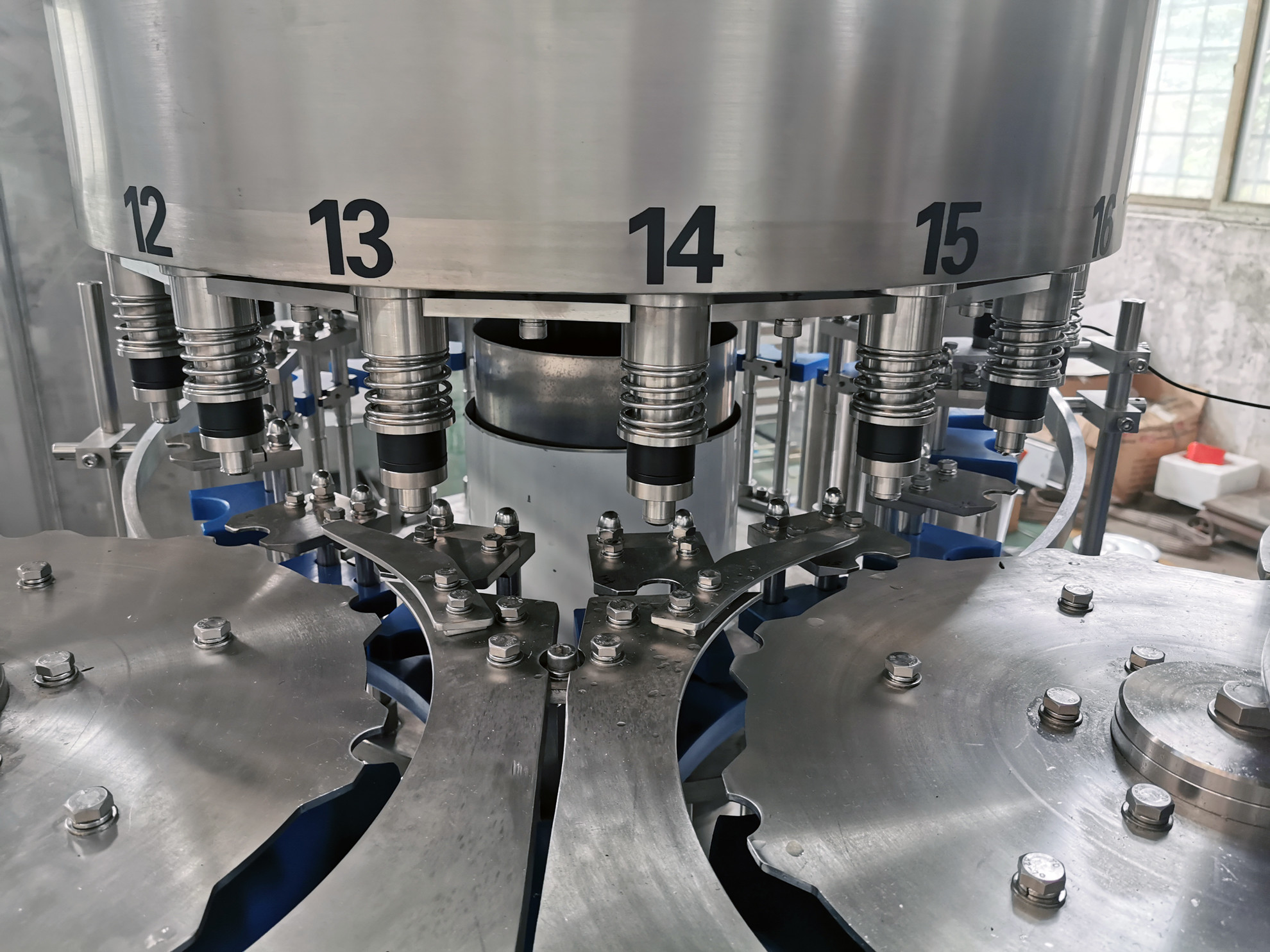 ISO9001 110mm Industrial 6000BPH Mineral Water Manufacturing Plant
