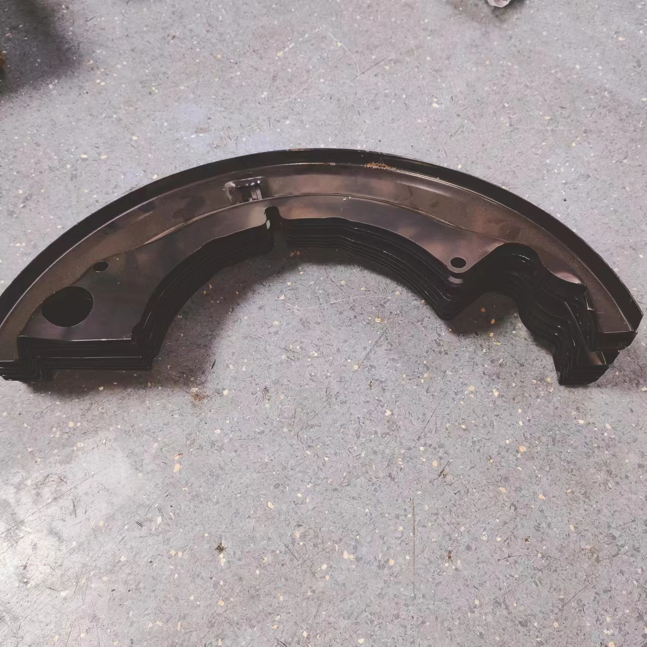 Heavy Duty Truck Rear Wheel Protection Plate with 3604214820 3604214920 3464230920