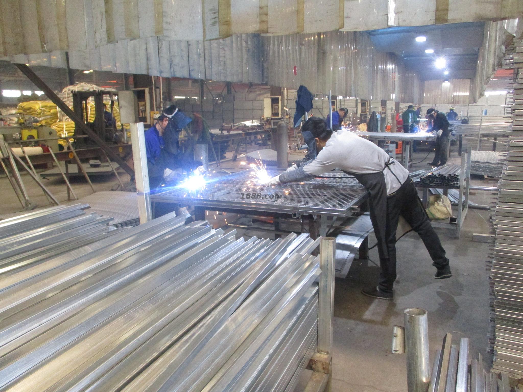 Wire Galvanised Wire 2.5mm Galvanised Wire Mesh Price Galvanised Hot Sale Soft Iron Carton Galvanized Building Material 5 Tons
