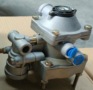 China CAMC Trailer Brake Valve Assy Truck Spare Parts 3522ADQ-010 wholesale