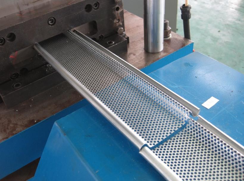 Automatic Metal Shutter Door Roll Forming Machine 0.7 - 1.2mm Galvanized Steel