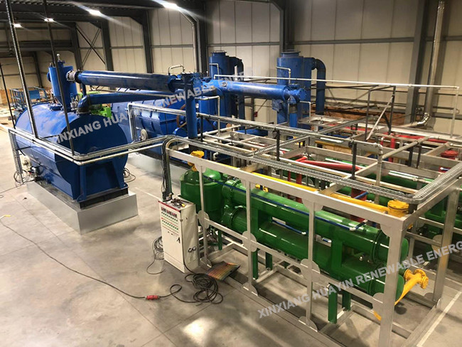 1 Ton Small Pyrolysis Machine CE ISO Waste Tyre Refinery To Oil