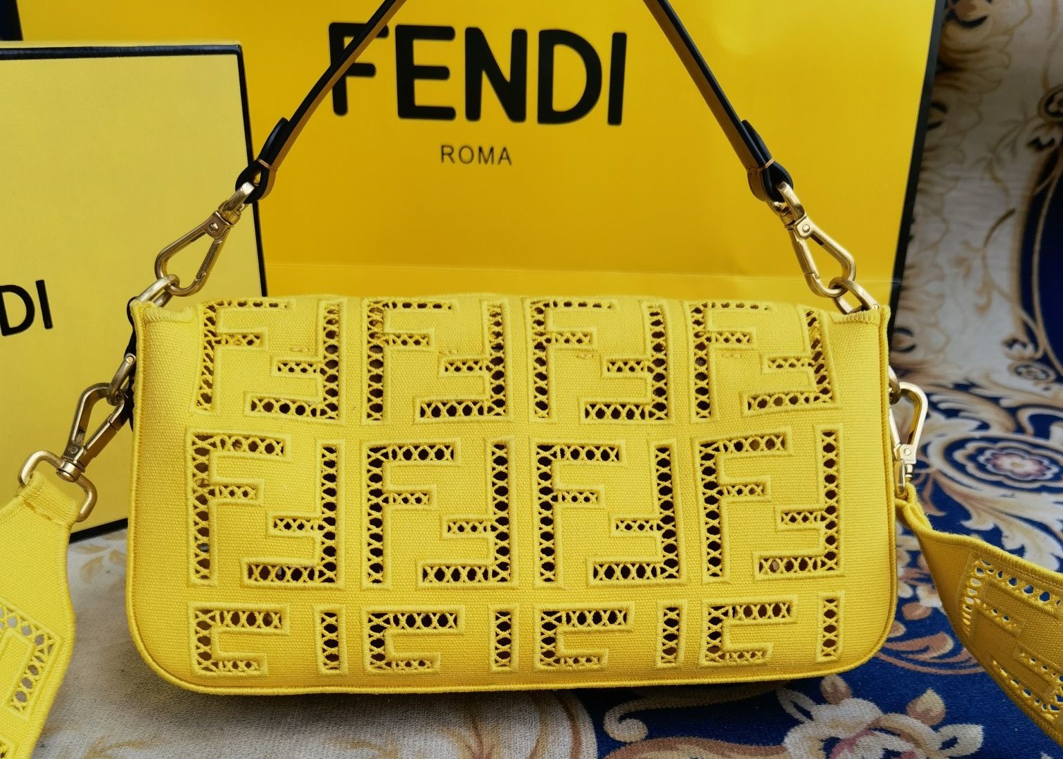 Newest Baguette Bag Embroidery Series Cross-Body Bag F Letters Pattern Embroidered Straps Bag