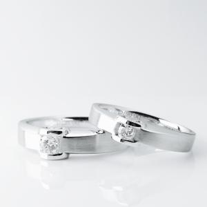 China Artistic Groove Design Contracted 18k Wedding Couple Rings wholesale