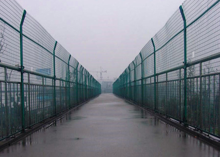 Highway Bilateral Guardrail Barbed Wire Isolation Fence