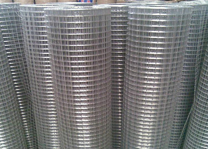 1.5*1.5cm Welded Wire Mesh Fence 4x8 Welded Wire Panels For Chicken Coop