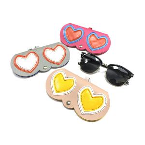 China Portable Cartoon button eyeglasses bag Handmade PU sunglasses bag wholesale