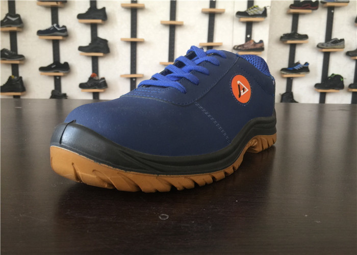 Classic Dark Blue Waterproof Safety Shoes Heat Resistant For Heavy Duty Wear