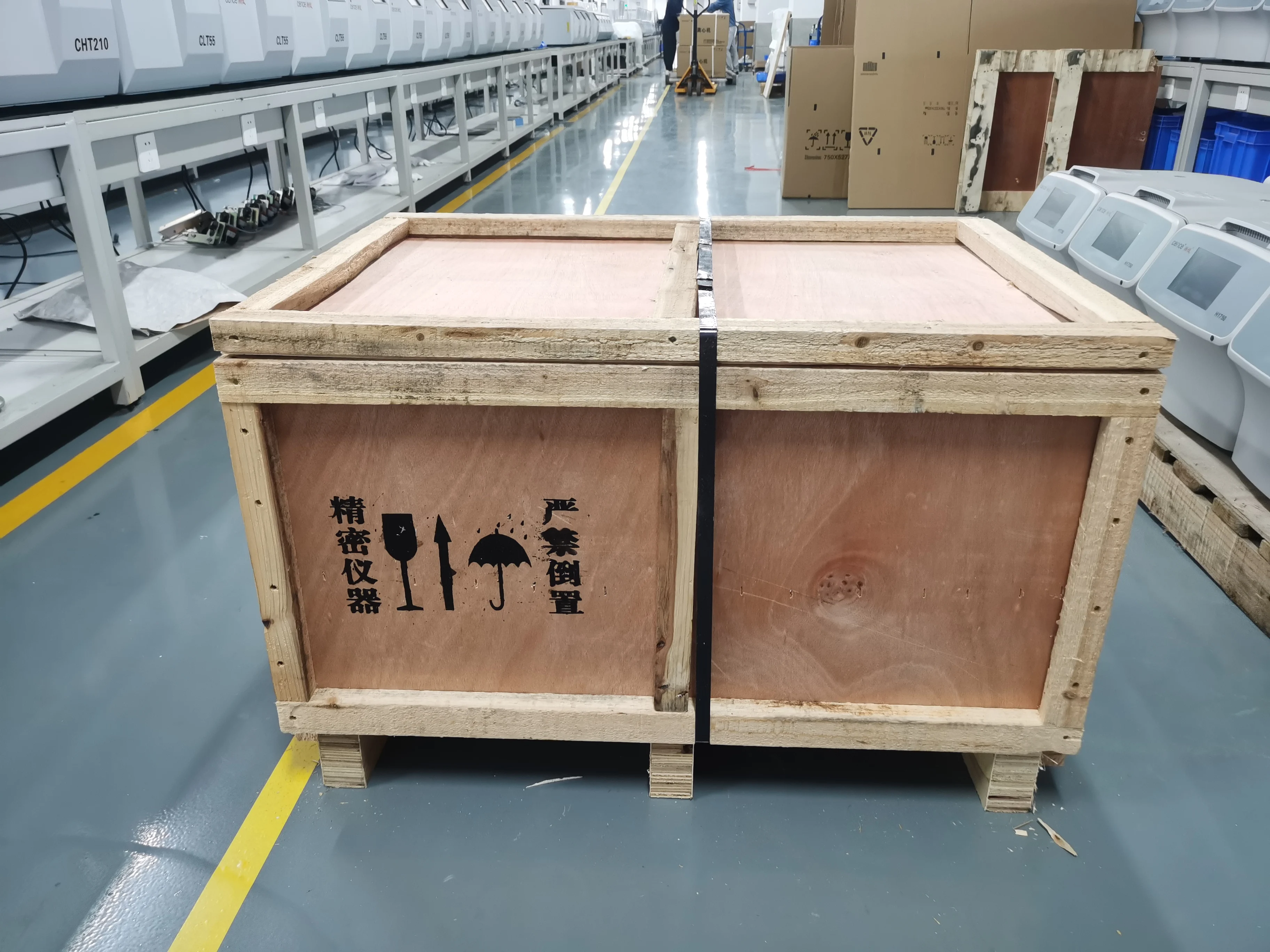 High speed centrifuge CHT210 with 4x750ml swing rotor separating 36 50ml conical tubes 88 15ml conical tubes168 7ml vacutainers
