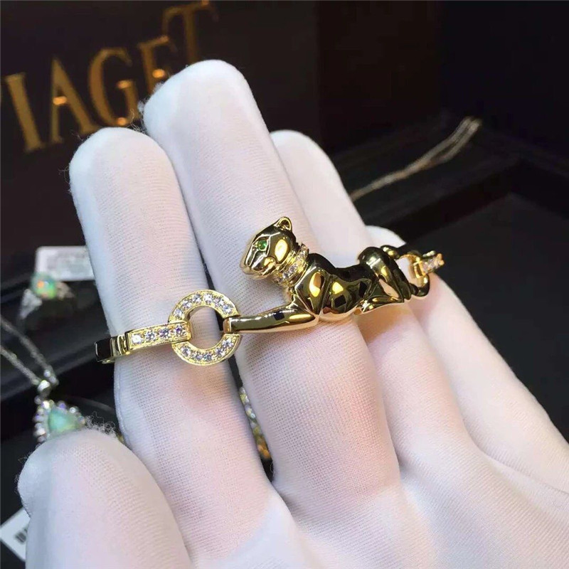 C Cheetah bracelet - showing the charm of courage, naughty or docile .18K gold jewelry factory shafle garnet, Onyx